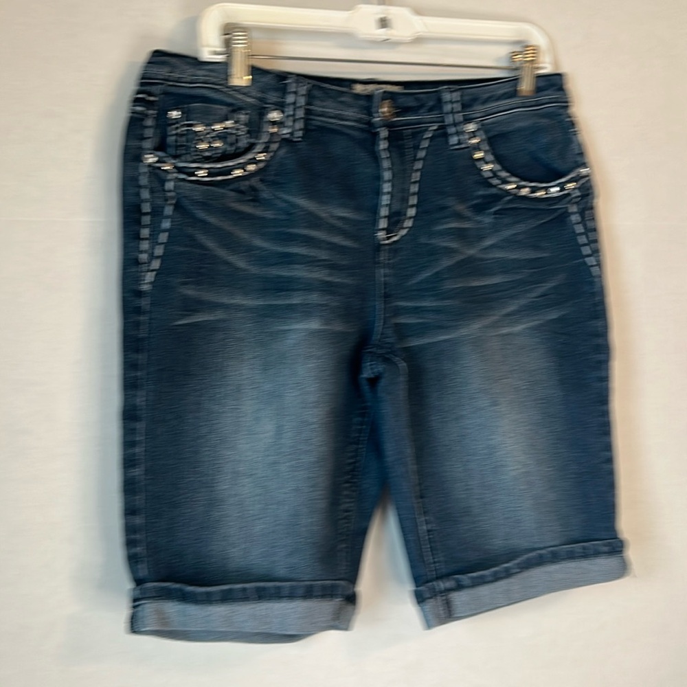 Earl Mid Rise Dark Wash Embellished & Lots of Bling Cuffed Denim Short. Size 12